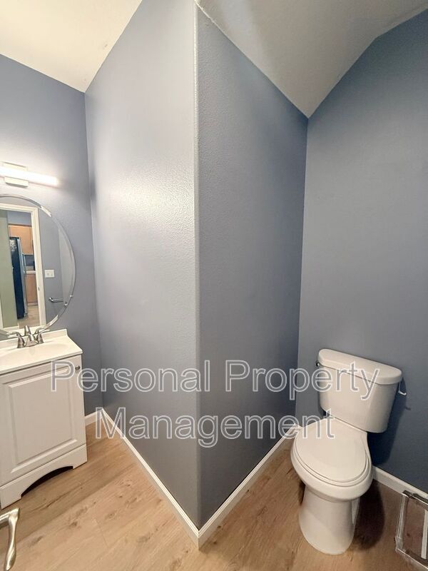 Building Photo - 5602 NE 64th Street