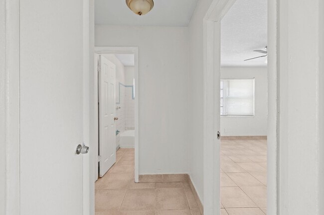 Building Photo - 143 W 28th St