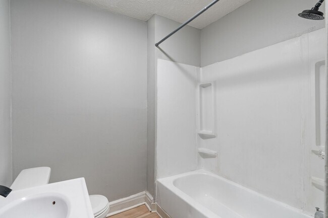 Building Photo - Updated and Move-In Ready 3-Bedroom Home