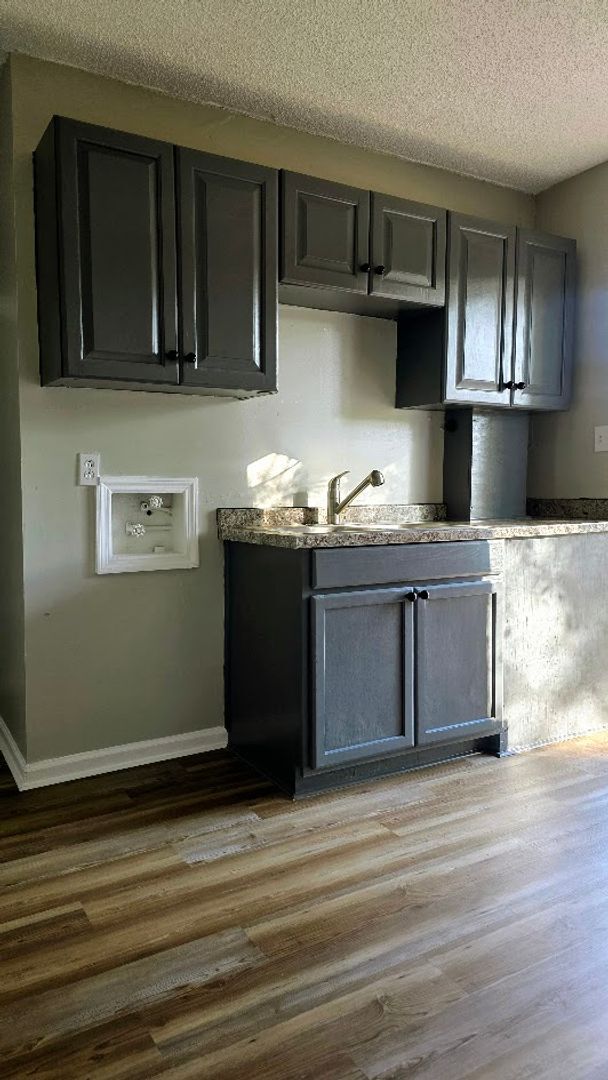 Building Photo - BEAUTIFUL 3 BEDROOM 1 BATH HOME