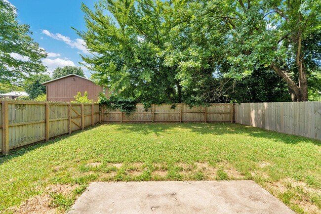 Building Photo - 4502 Garden Center Dr