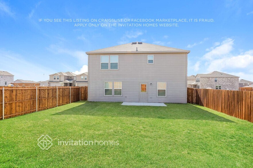 Building Photo - 2413 Arbutus Dr