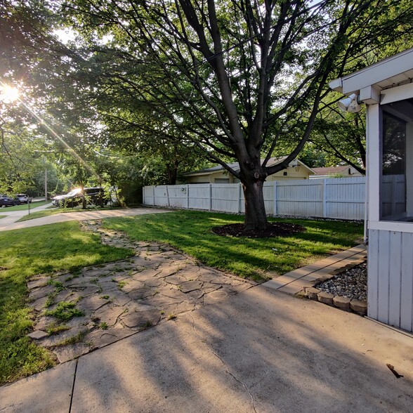 Building Photo - 3403 Woodland Ave