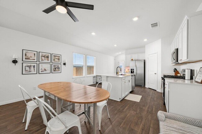 Building Photo - 151 Galanthus Ct