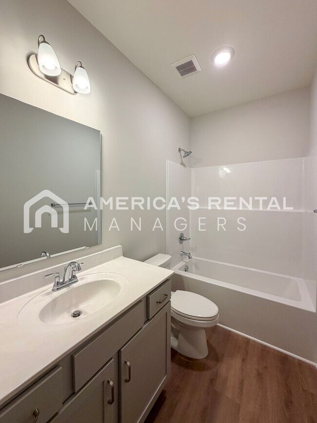 Building Photo - Modern Single Level Living at Havenridge! Sign a 13-month lease by 5/15/2026 and receive a leasin...