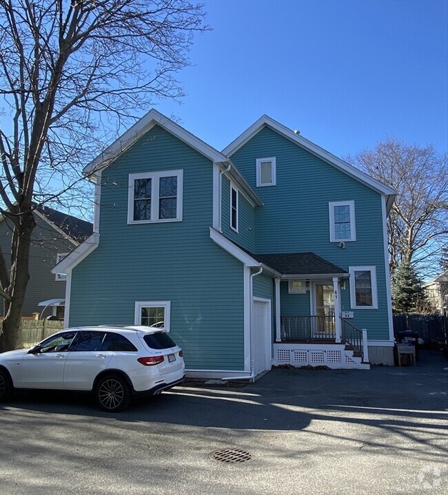 Building Photo - 61 Cedar St
