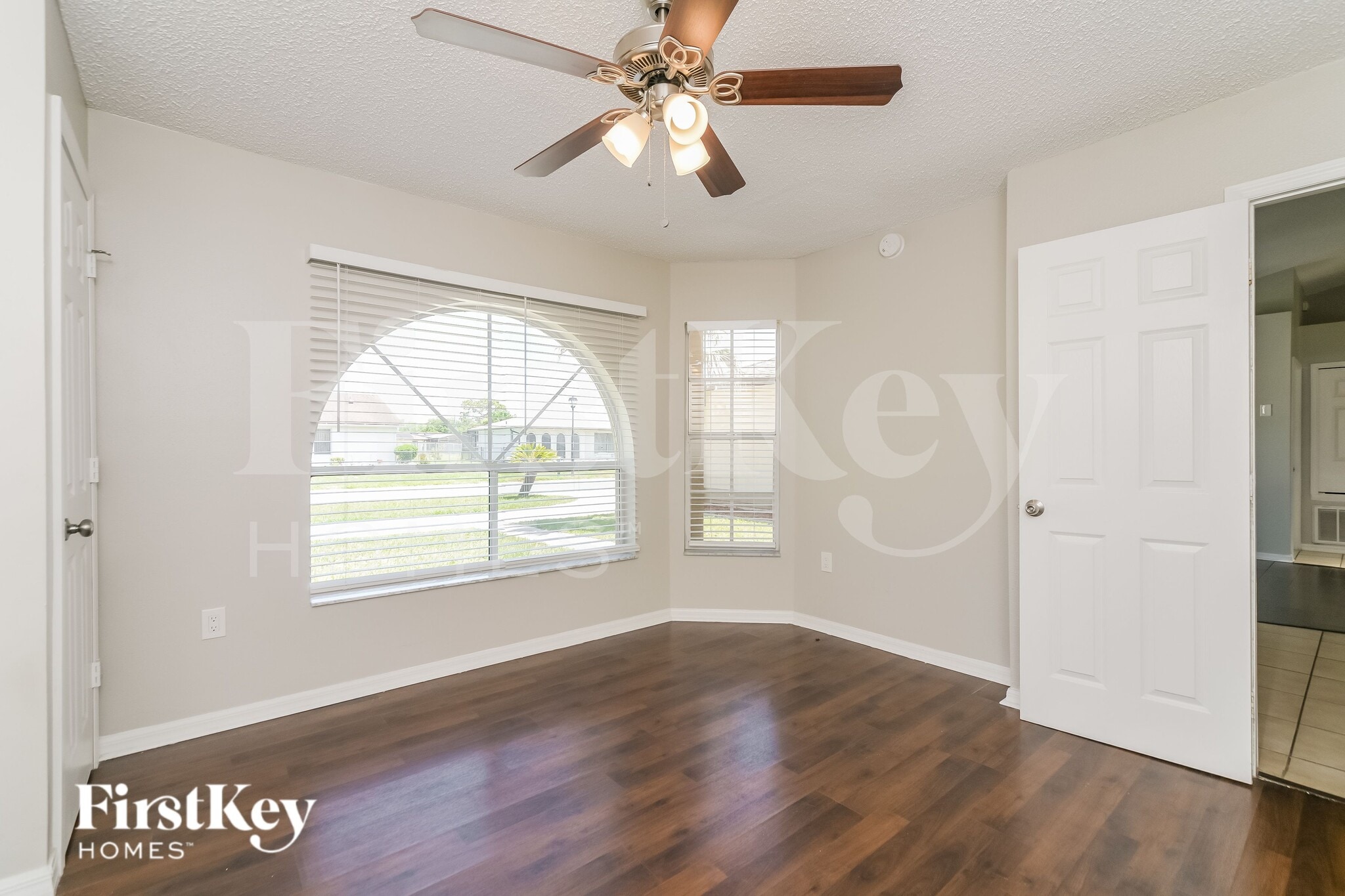 Building Photo - 839 Mendoza Dr