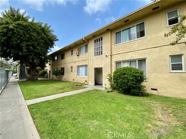 Building Photo - 516 E Lomita Ave