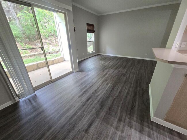 Building Photo - 6000-14 Shepherd Mountain Cove
