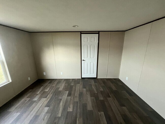 Building Photo - 57 Tower Manor Cir W