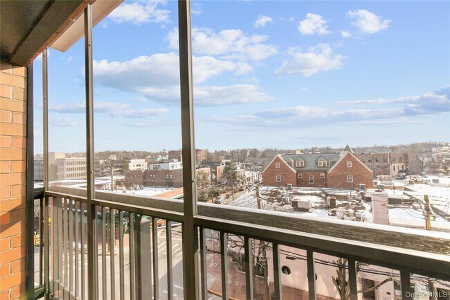 Building Photo - 12 Bond St