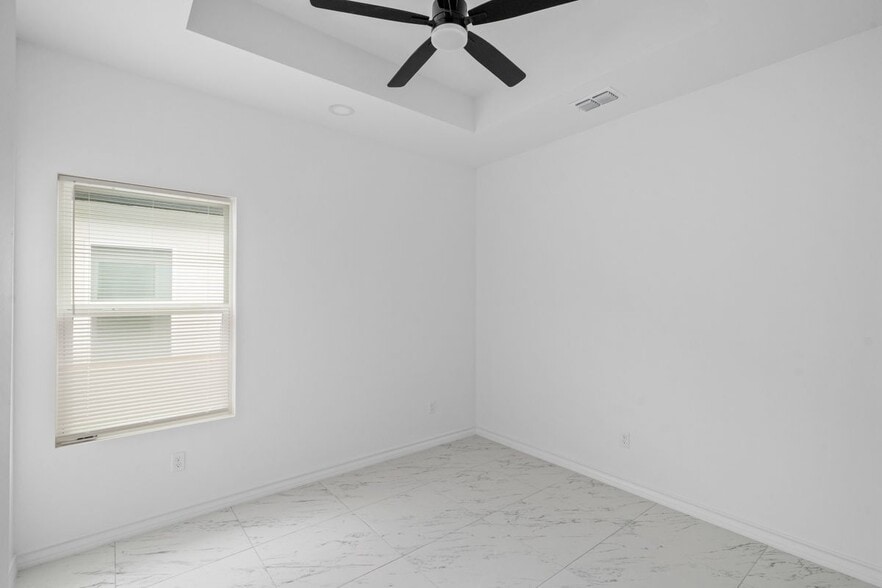 Building Photo - 11304 N 25th St