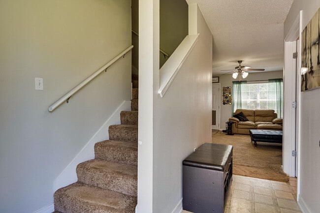 Building Photo - 412 Plate Dr