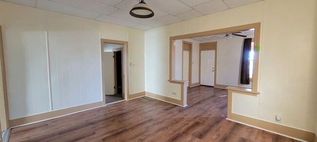 Building Photo - 2 bedroom 1 bath home