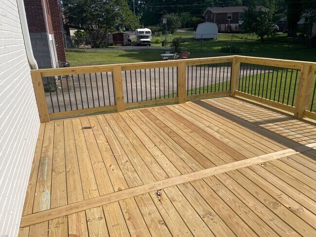 Building Photo - Beautiful Renovated 4 Bedroom Home For Rent With a Large Bonus Room!
