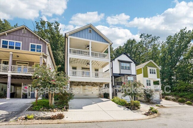 Building Photo - 1231 Ridenour Ln