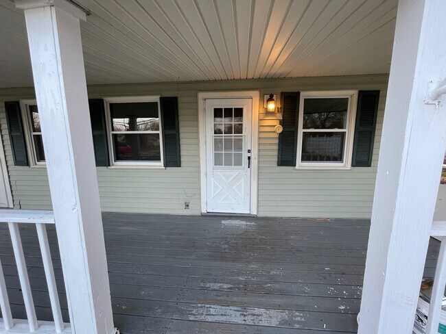 Building Photo - 256 Shepper Ave