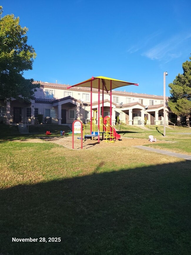 Building Photo - Gorgeous Townhouse for rent!!!