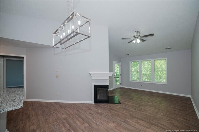 Building Photo - 974 Stewarts Creek Dr