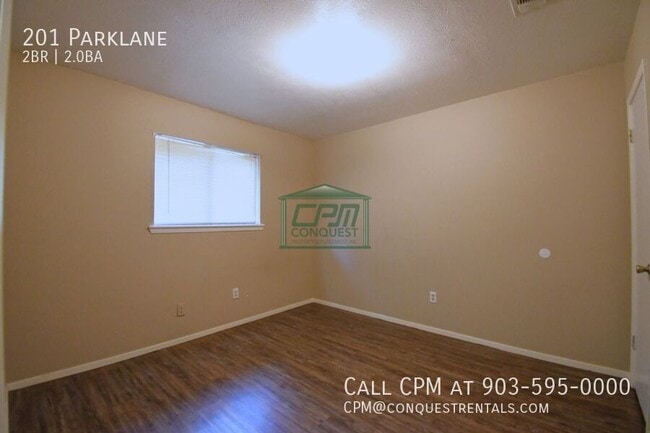Building Photo - 201 Parklane-