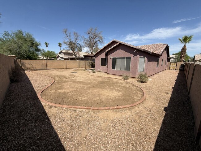 Building Photo - 3816 S 74th Dr