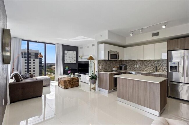 Building Photo - 5300 NW 85th Ave