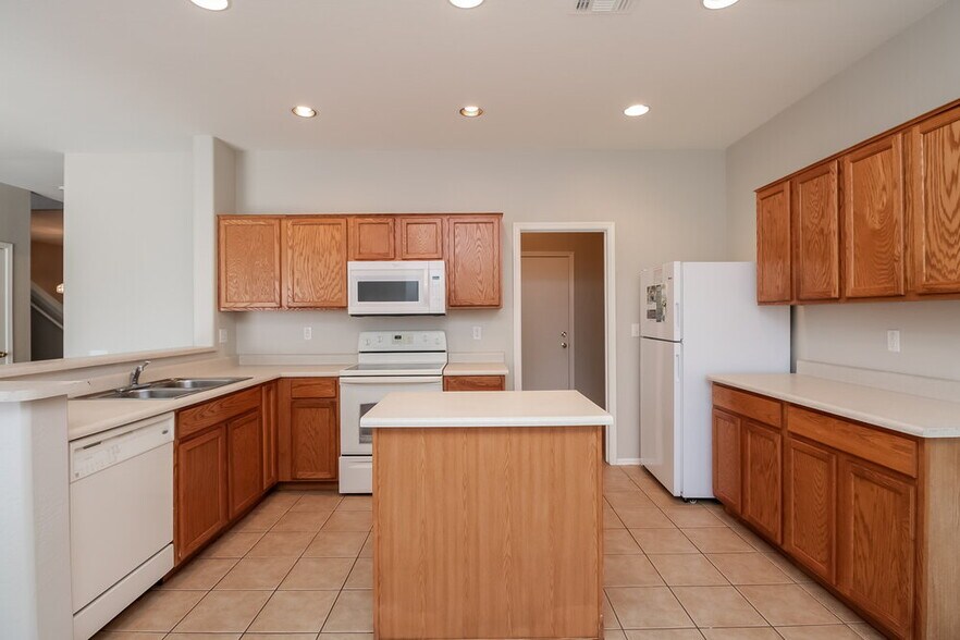 Building Photo - 2205 N 91st Gln