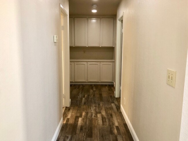 Building Photo - $2,295- Maple & Shepherd 3 Bedroom  - E. J...