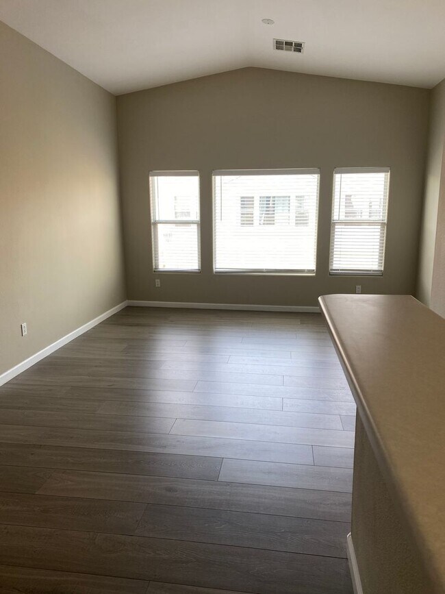 Building Photo - 9318 Square Dance Pl