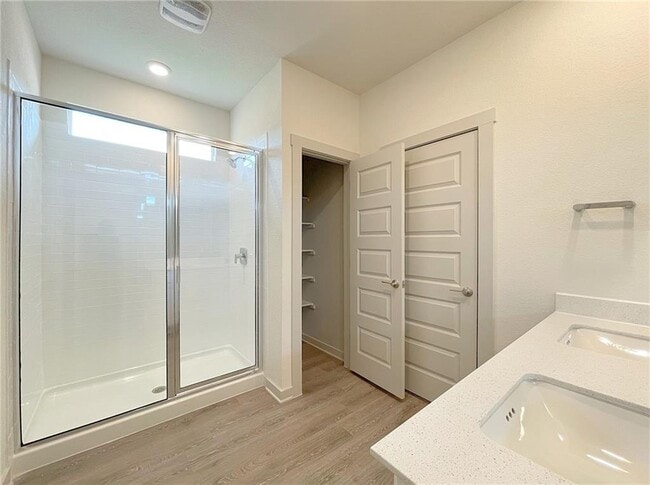 Building Photo - 10501 Defender Trl