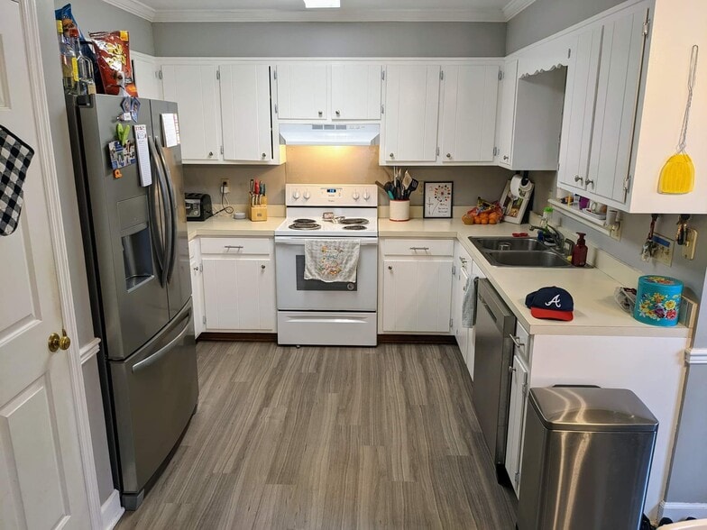 Kitchen - 122 Dunaway Dr