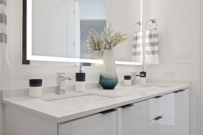 Building Photo - 788 West Marietta St NW