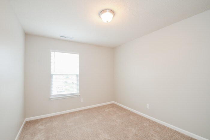 Building Photo - 816 Declaration Dr