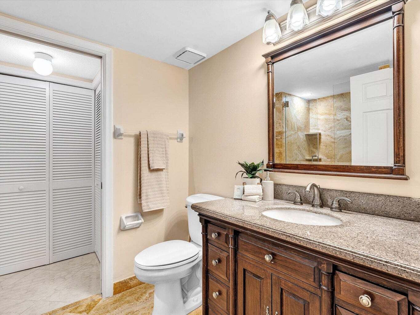 Building Photo - 333 SE 20th Ave