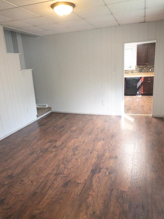 Building Photo - 737 Grove Ave