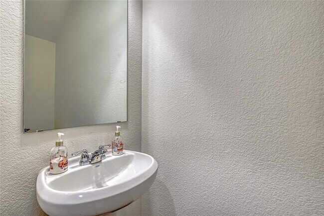 Building Photo - 707 Redfish Ln