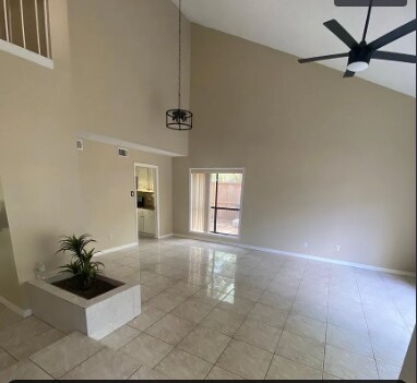 Building Photo - 3043 The Highlands Dr