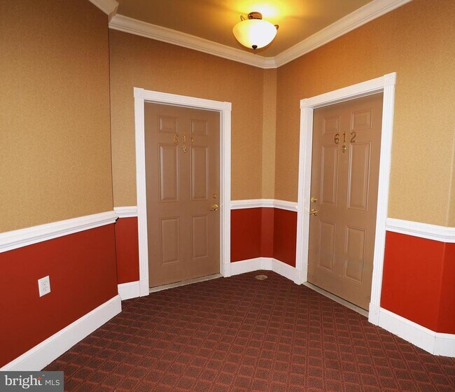 Building Photo - 611 Masterson Ct