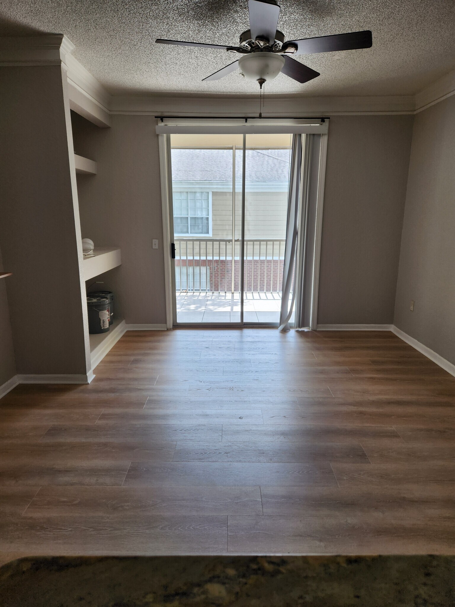 Living - 13003 Plantation Park Cir