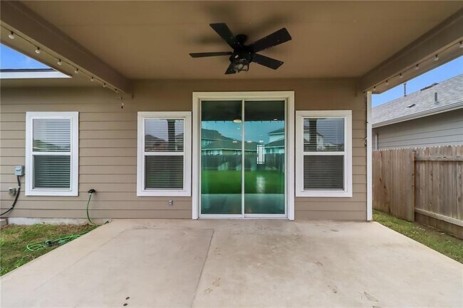 Building Photo - 209 Winding Hollow Ln