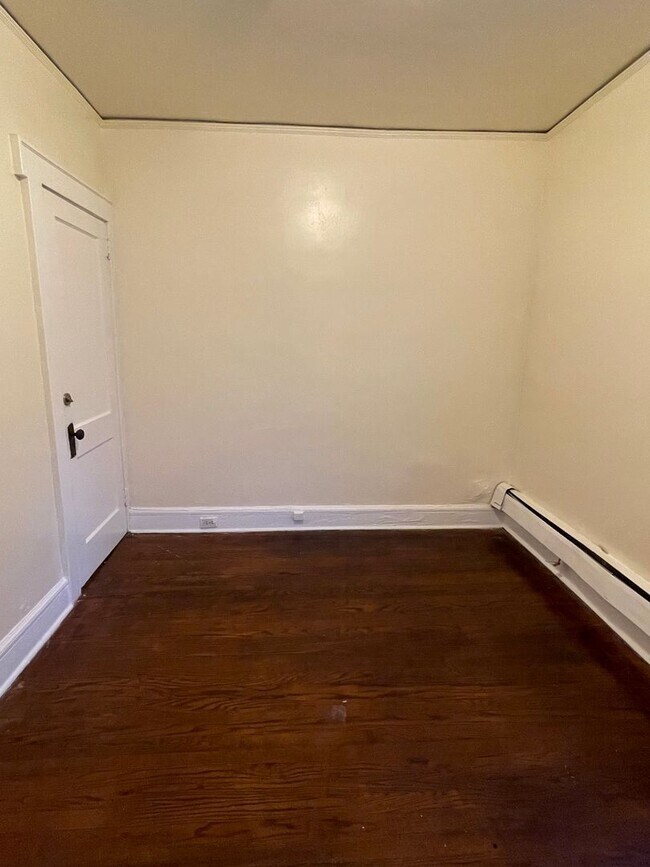 Building Photo - 19-21 Poe Avenue