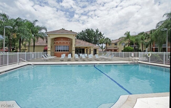 Building Photo - 6490 Aragon Way