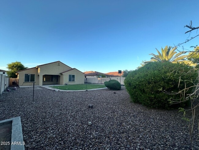 Building Photo - 1625 W Pelican Ct