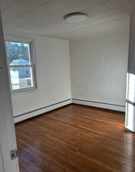 Building Photo - 1143 Sassaquin Ave