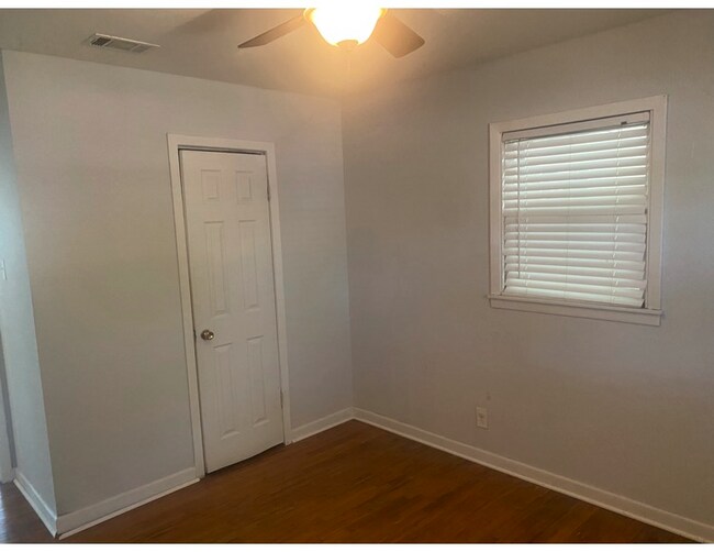 Building Photo - 1513 Berkshire St