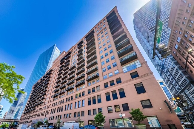 Building Photo - 165 N Canal St