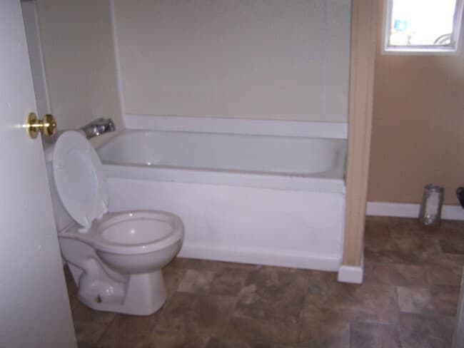 Building Photo - 113 Ponds Ln