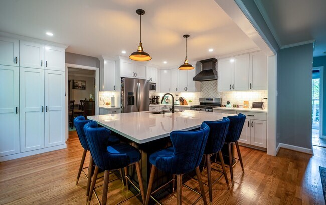 Building Photo - Extensively Renovated 4-Bedroom Home in Prime Location! Unbelievable custom kitchen.