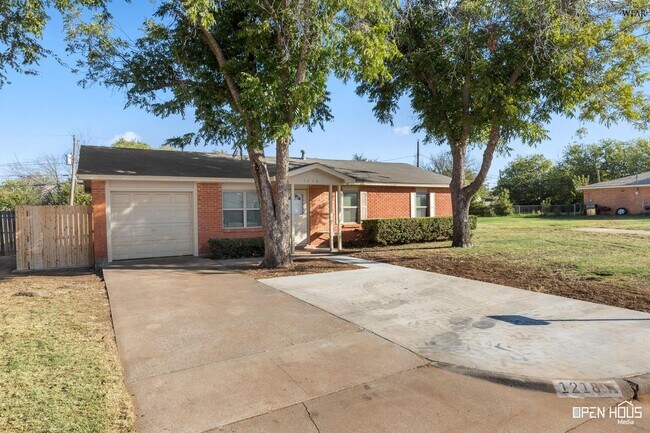 Primary Photo - 1218 Glendora Dr