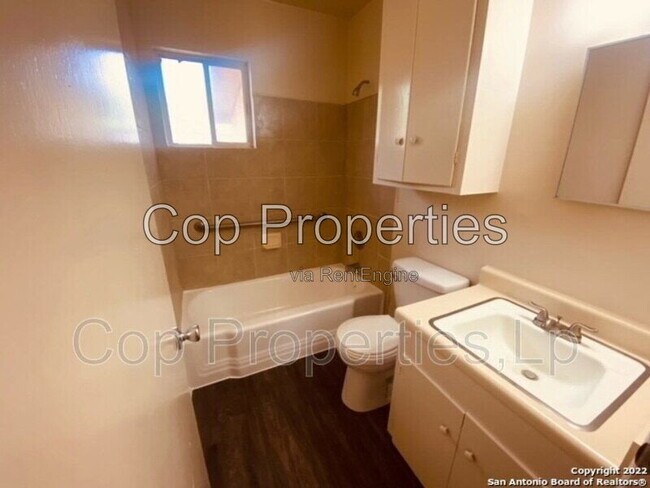 Building Photo - 148 Cloudhaven Dr